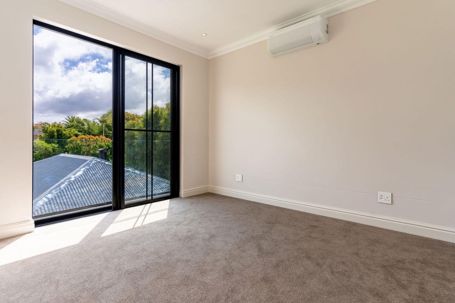 5 Bedroom Property for Sale in Constantia Western Cape